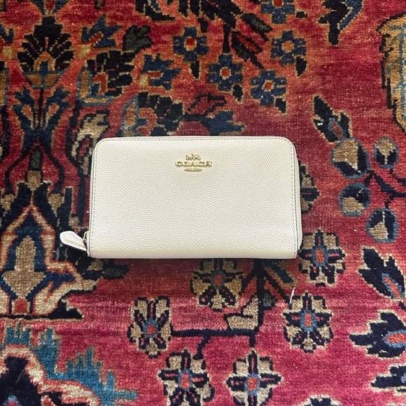 Cream Coach Wallet - Picture 1 of 4
